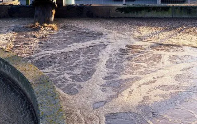 (圖:生化水處理泡沫問題)