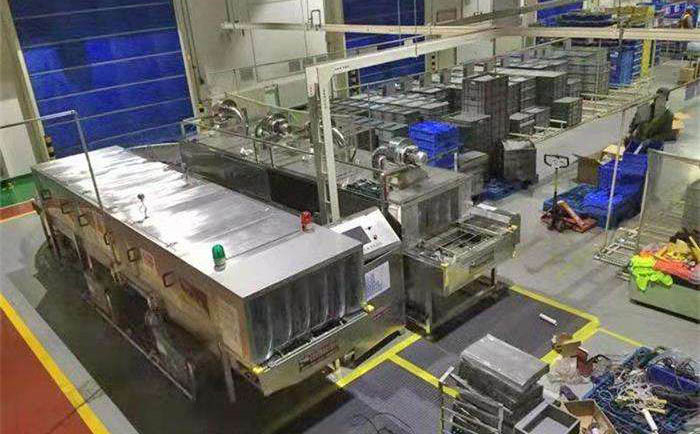 (圖:五金清洗工作現(xiàn)場(chǎng))