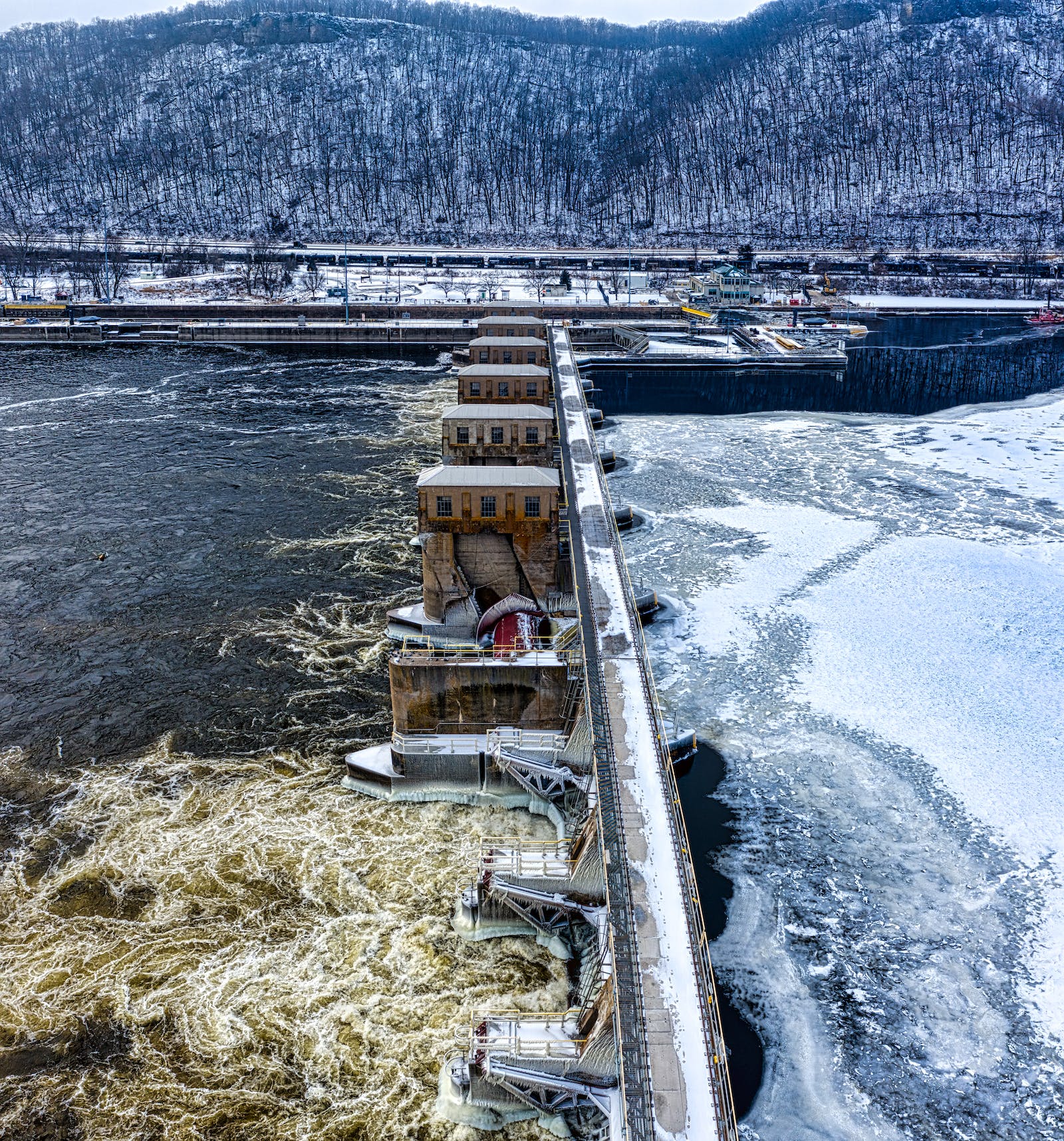 (圖:南輝水處理消泡劑應(yīng)用)