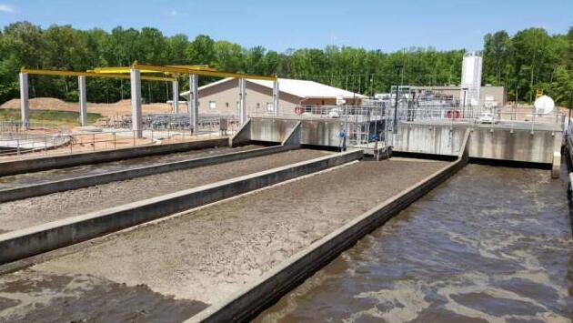 (圖:養(yǎng)殖污水處理池起泡場景)